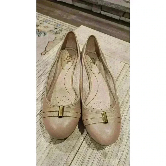 LifeStride Abigail Women's Flat Shoes Beige Leather Size 10 M - Picture 1 of 8